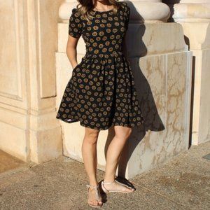 Lularoe Amelia sunflower dress Small